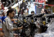 دلالی و انحصار در صنعت قطعهسازی/شرکتهای واقعی ورشکستهاند