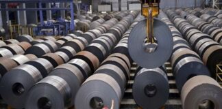 وزارت صمت موضوع گرانی ورق فولادی خودروسازان را بررسی کند