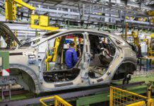 تولید خودرو 4 درصد افزایش یافت/عقب ماندگی خودروسازان از برنامه دولت