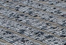 احضار مدیران ایران خودرو و سایپا برای توضیح در مورد عدم کاهش خودروهای دپویی پارکینگ خودرو