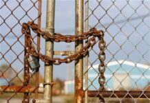 تعطیلی و تعدیل نیروی کارخانه ها در پی افت شدید تقاضا