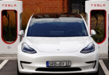 خودروی فوق سریع تسلا میتواند پرواز کند