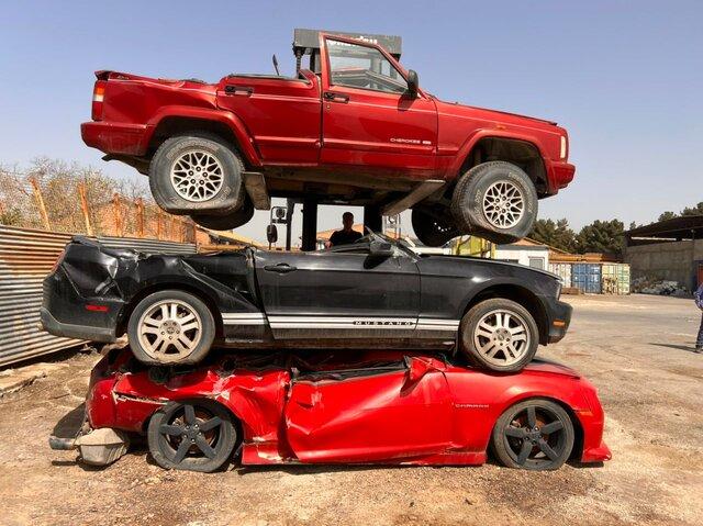 انهدام خودروهای آمریکایی