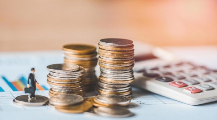 دولت نیمه دوم سال لایحه افزایش حقوق ارائه کند