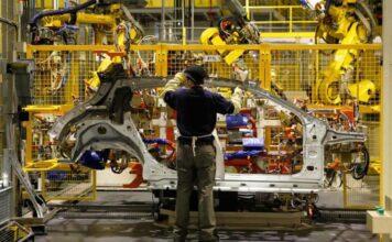 چرا داخلی سازی بالای ۴۰ درصد در خودروسازی صرفه اقتصادی ندارد؟