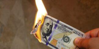 عامل به چالش كشیدن دلار در مبادلات جهانی چیست؟