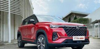 بیش از ۱۰۰۰ خودروی وارداتی ترخیص شد