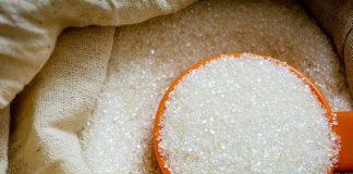 شكر با نرخ مصوب به دست مصرف کننده نمی رسد