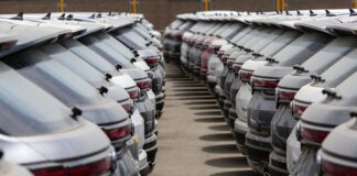 آغاز اولین حراج خودروهای وارداتی در سال جدید