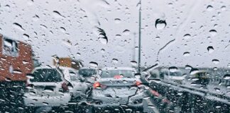 بارش باران و برف در ۱۳ استان