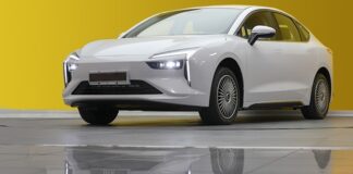 تاکسی مدرن برقی به خیابان ها می آید