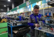 تامین مواد اولیه کارخانجات اولویت وزارت صمت