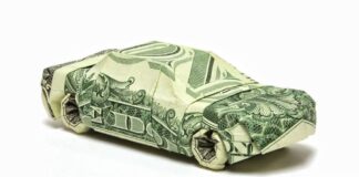 درآمد مردم به ریال اما قیمت خودرو به دلار است