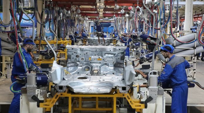 چرا ثابتی و همفکرانش مدیریت بخش خصوصی در ایرانخودرو را بر نمی تابند؟