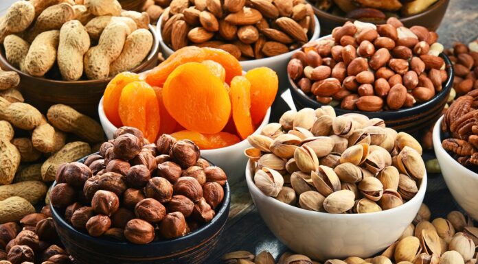 مردم کمتر آجیل می خرند