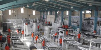 فعالیت ۱۶۰ واحد تولیدی در حوزه درب و پنجره