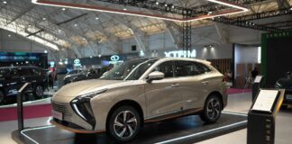 نمایش لاماری برقی در نمایشگاه خودرو شیراز