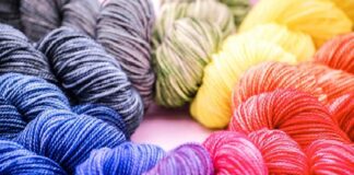 واردات نخ ابریشم همچنان ادامه دارد