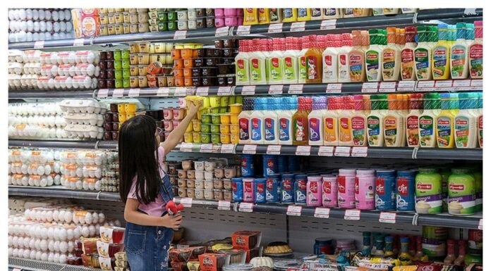 گلایه مردم از افزایش چندباره قیمت لبنیات