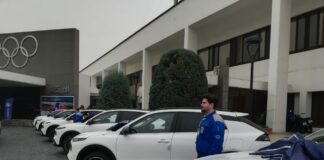 تحویل اولین سری ریرا ایران خودرو با آوای پیانوی استاد احتشامی