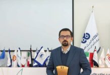 مدیر مرکز نوچاد تندیس گرفت
