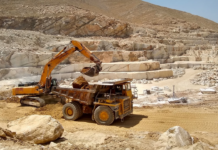 سود معادن نباید به جیب افراد خاص برود