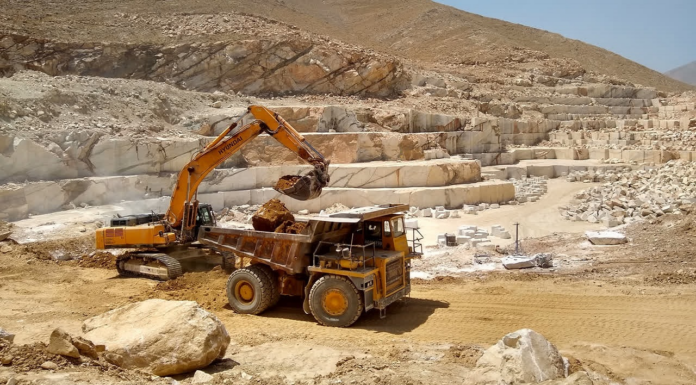 سود معادن نباید به جیب افراد خاص برود