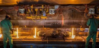 فولاد در گرداب سیاست و خاموشی