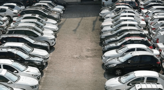 قانون ساماندهی بازار خودرو اجرا شود