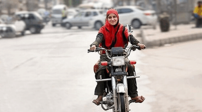 دولت برای موتورسواری بانوان لایحه بدهد