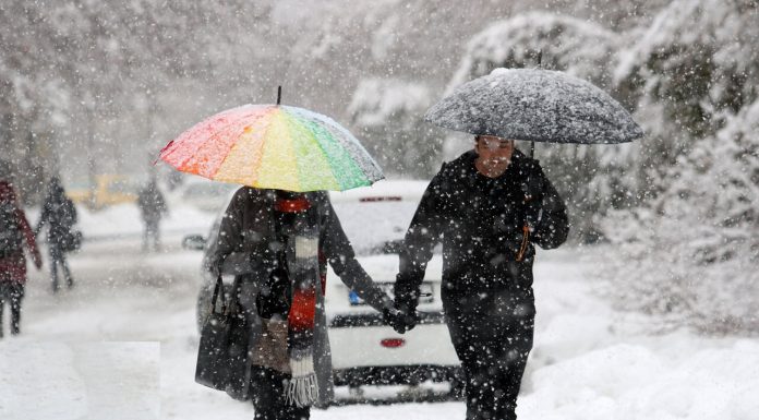 بارش باران و برف در نوار شرقی