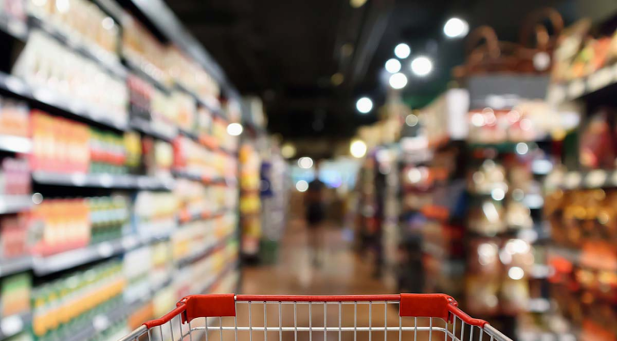 بازار نباید به بهانه آزادسازی قیمت ارز رها شود