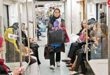 ایستادگی در قامت وقار/ ناز شست زنان آبرومند نانآور